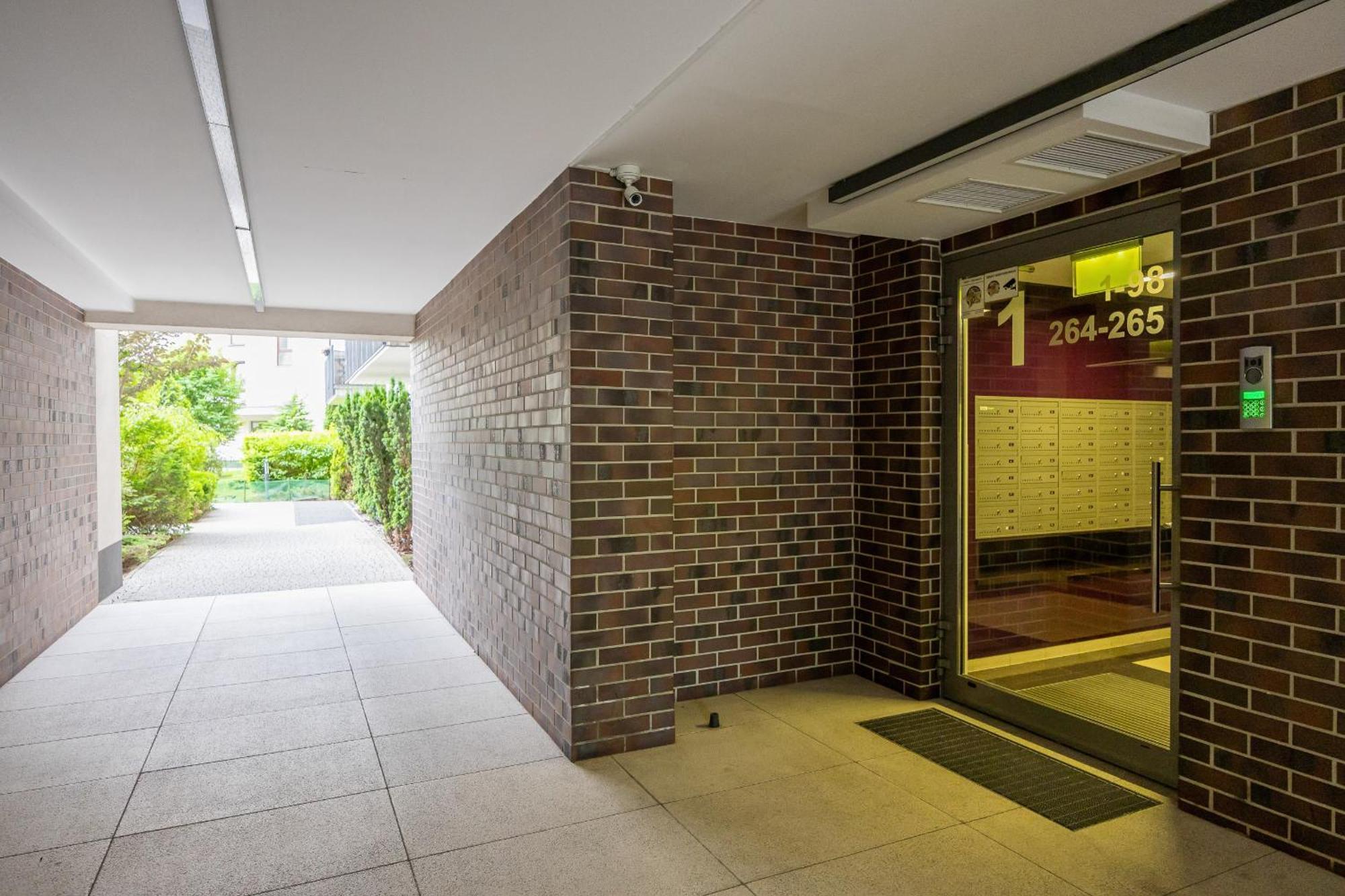 Apartament Burakowska 16 Z Balkonem I Parkingiem Warszawska Wola By Renters Warszawa